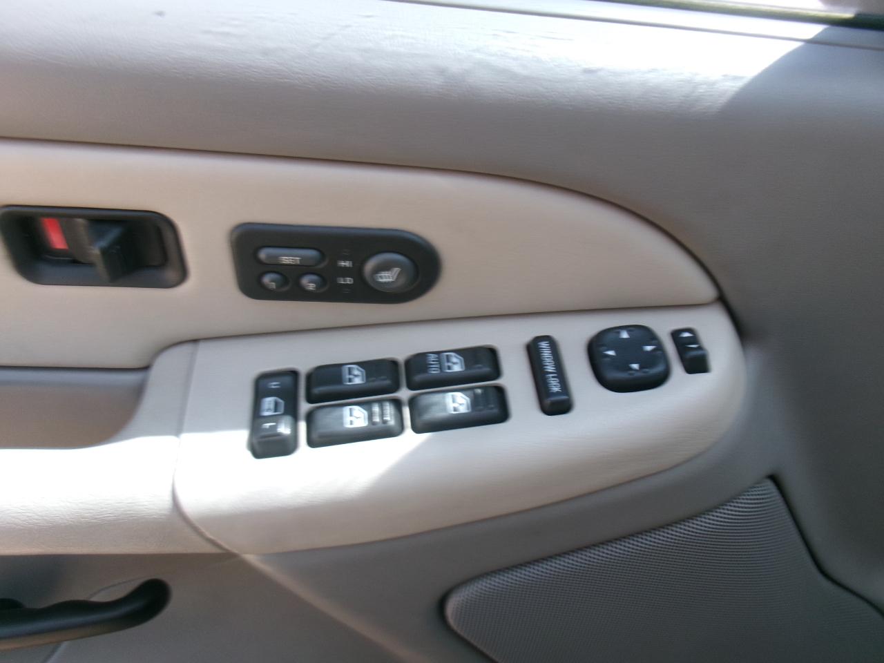 Chevrolet Tahoe 2WD 2002