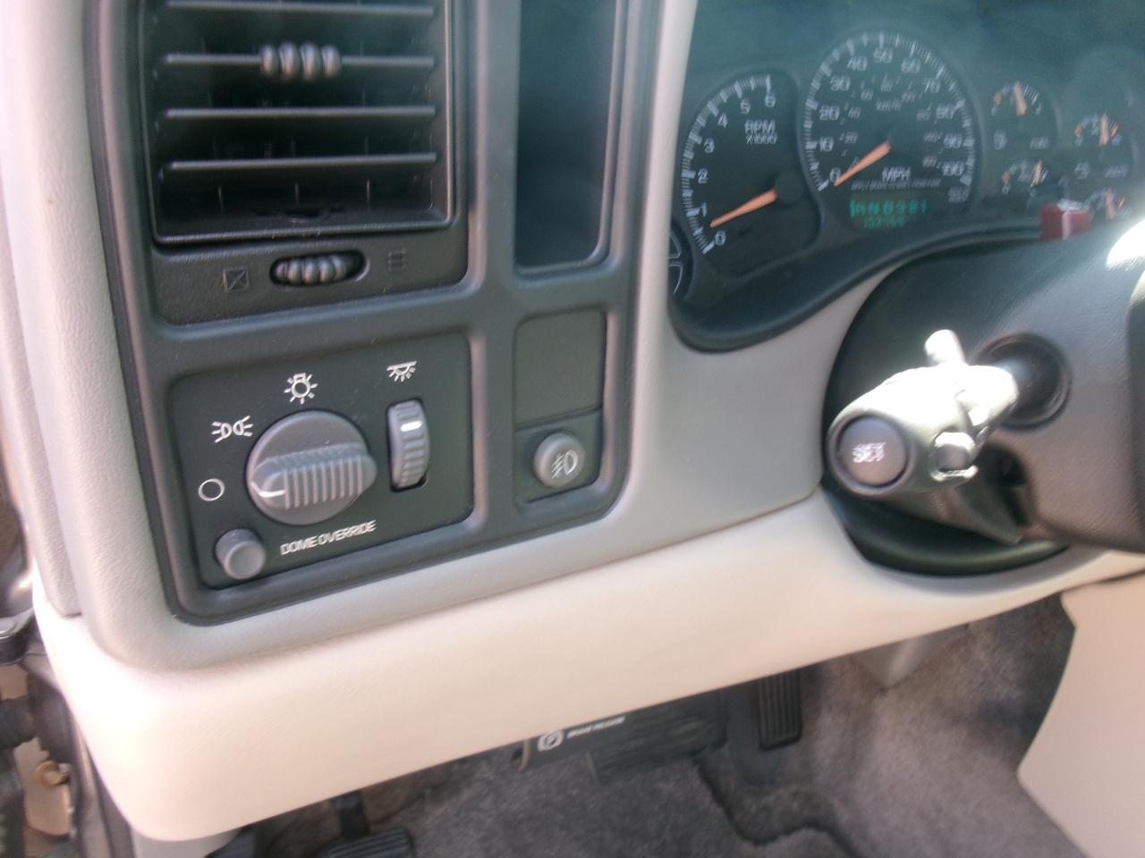 Chevrolet Tahoe 2WD 2002