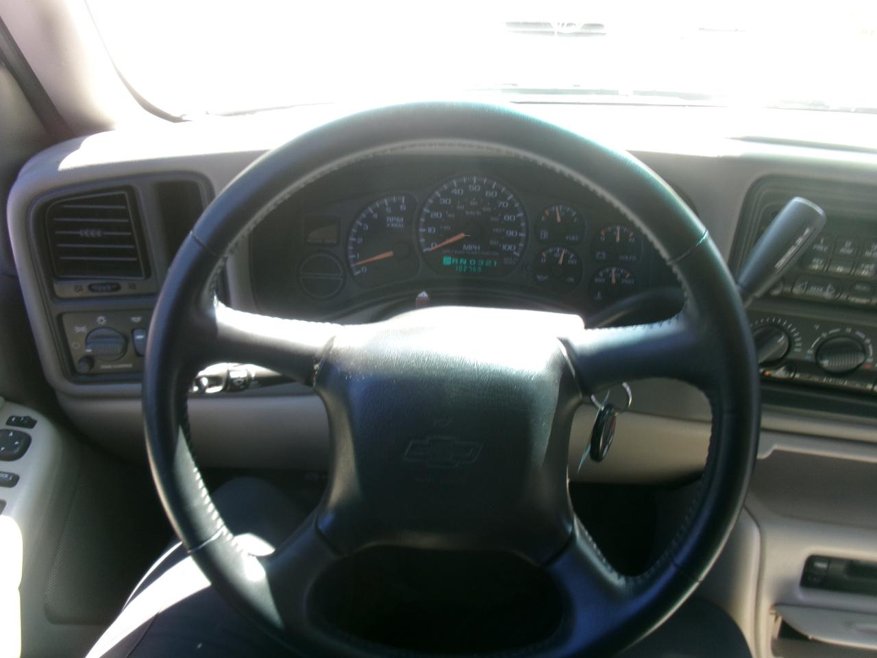 Chevrolet Tahoe 2WD 2002