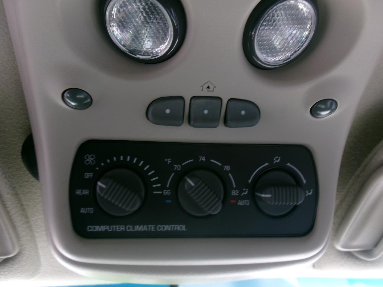 Chevrolet Tahoe 2WD 2002