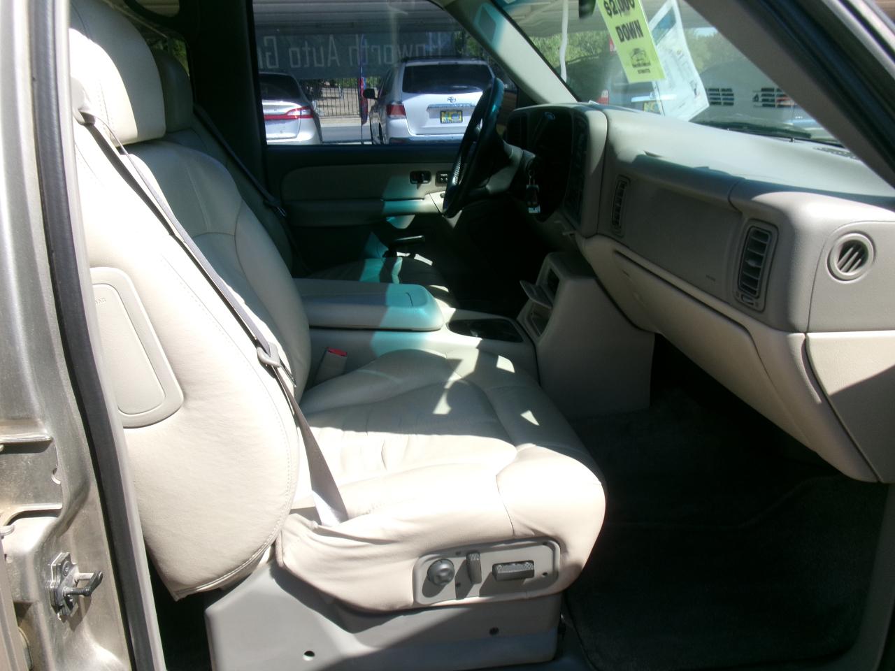 Chevrolet Tahoe 2WD 2002