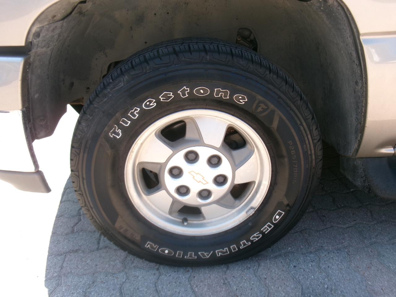 Chevrolet Tahoe 2WD 2002