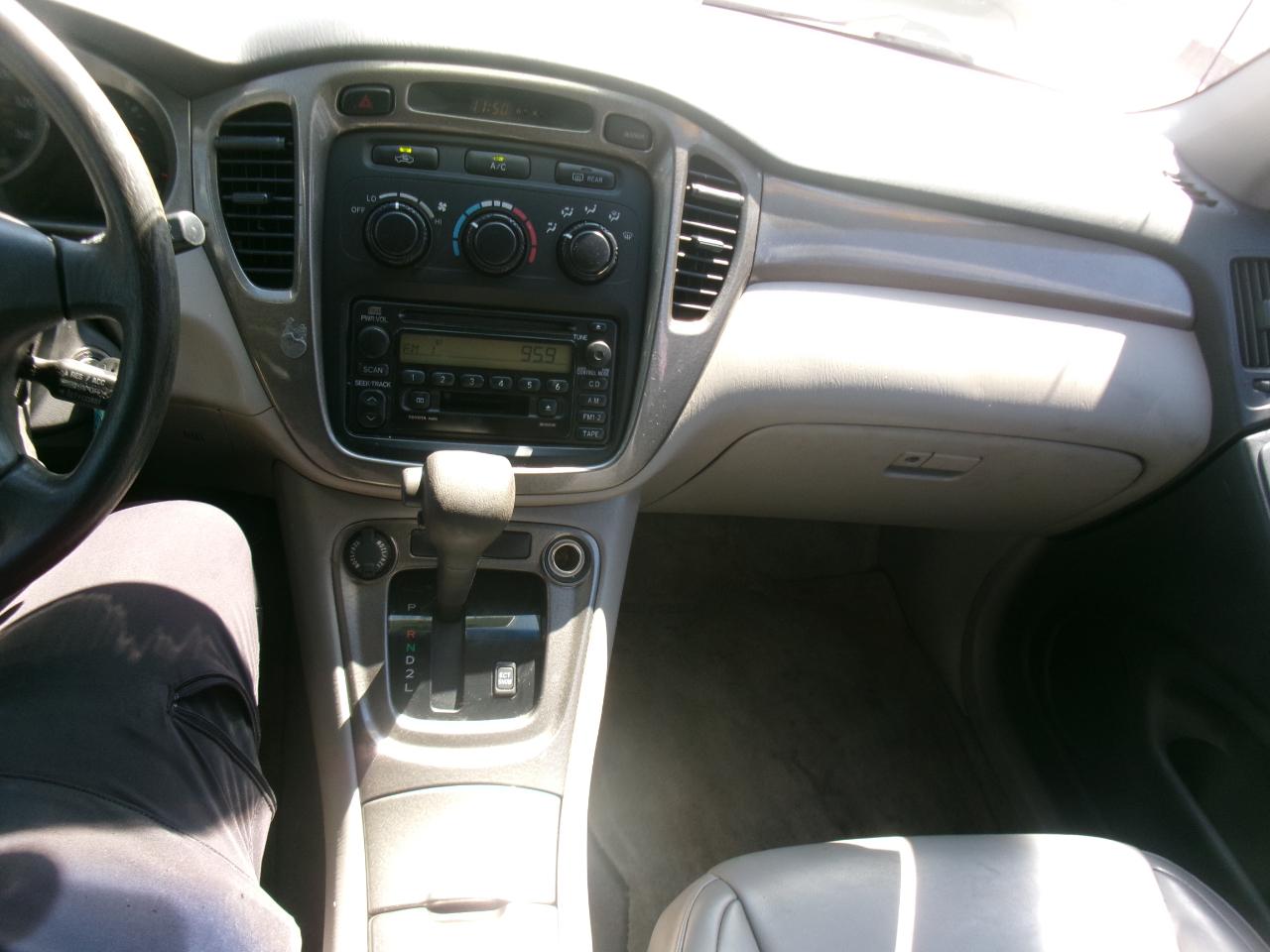 Toyota Highlander V6 2WD 2003