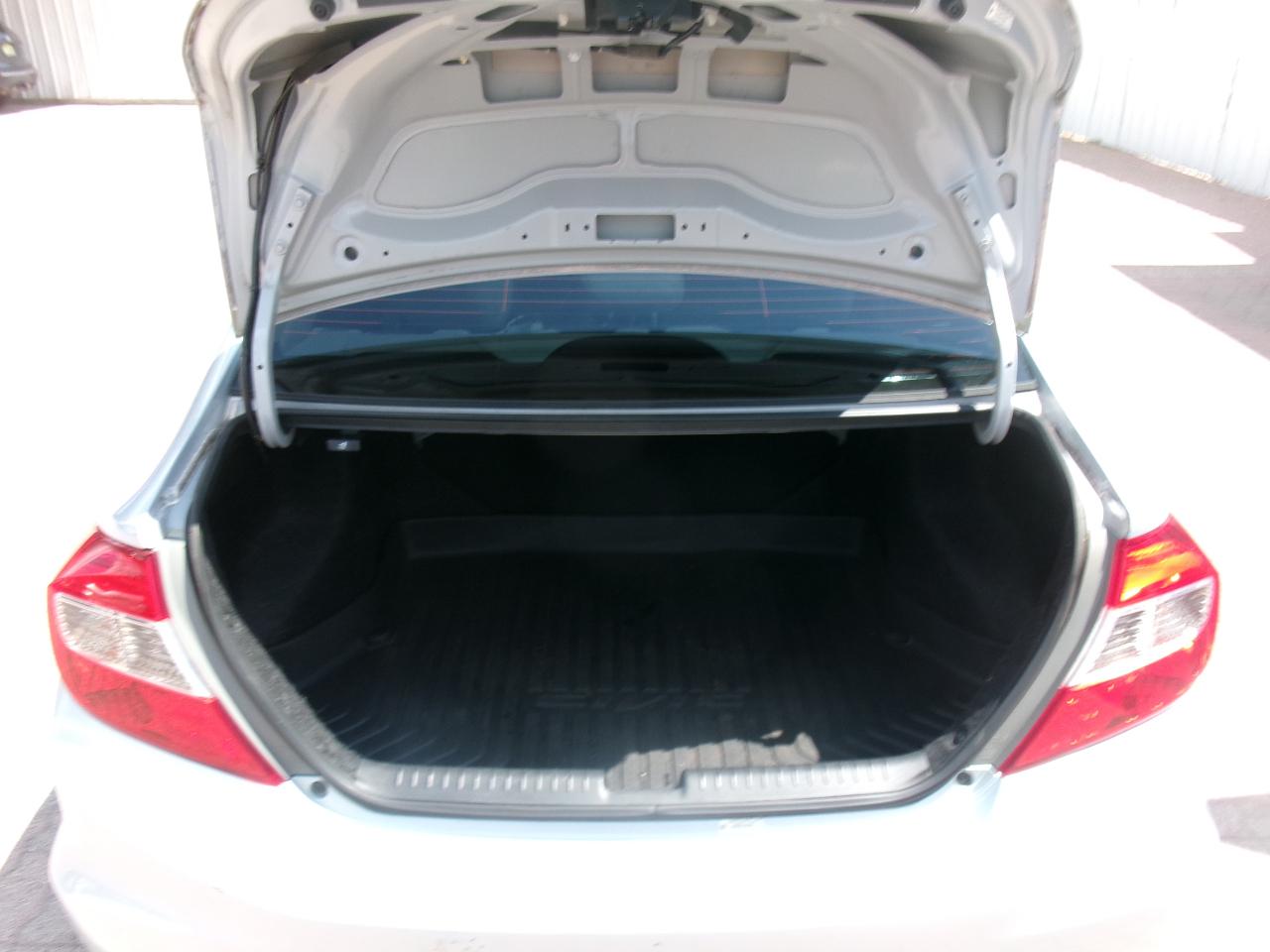 Honda Civic LX Sedan AT 2012
