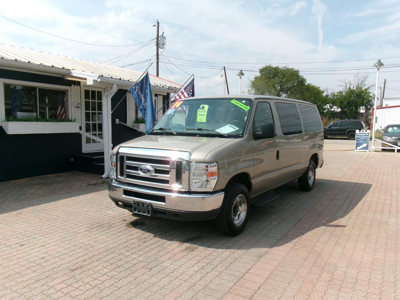 Ford Econoline E-150 XLT 2014