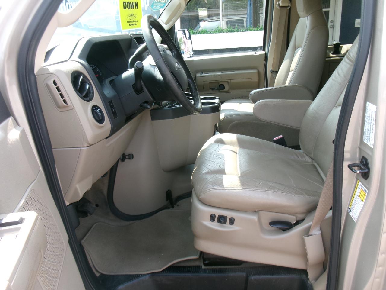 Ford Econoline E-150 XLT 2014