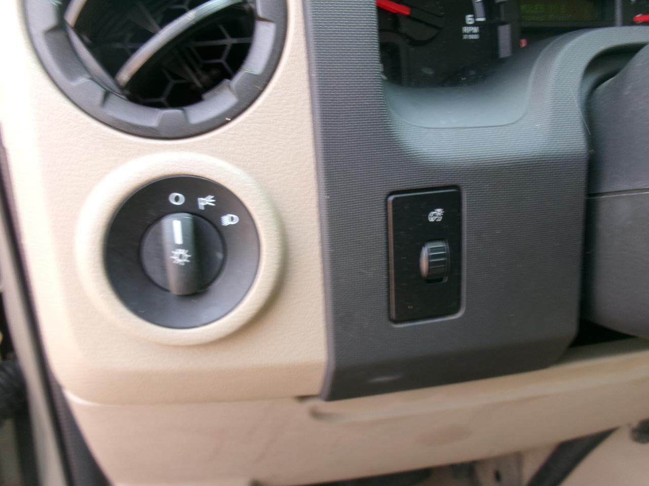 Ford Econoline E-150 XLT 2014