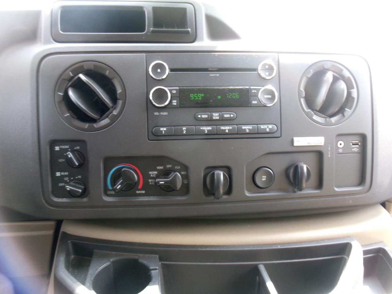 Ford Econoline E-150 XLT 2014