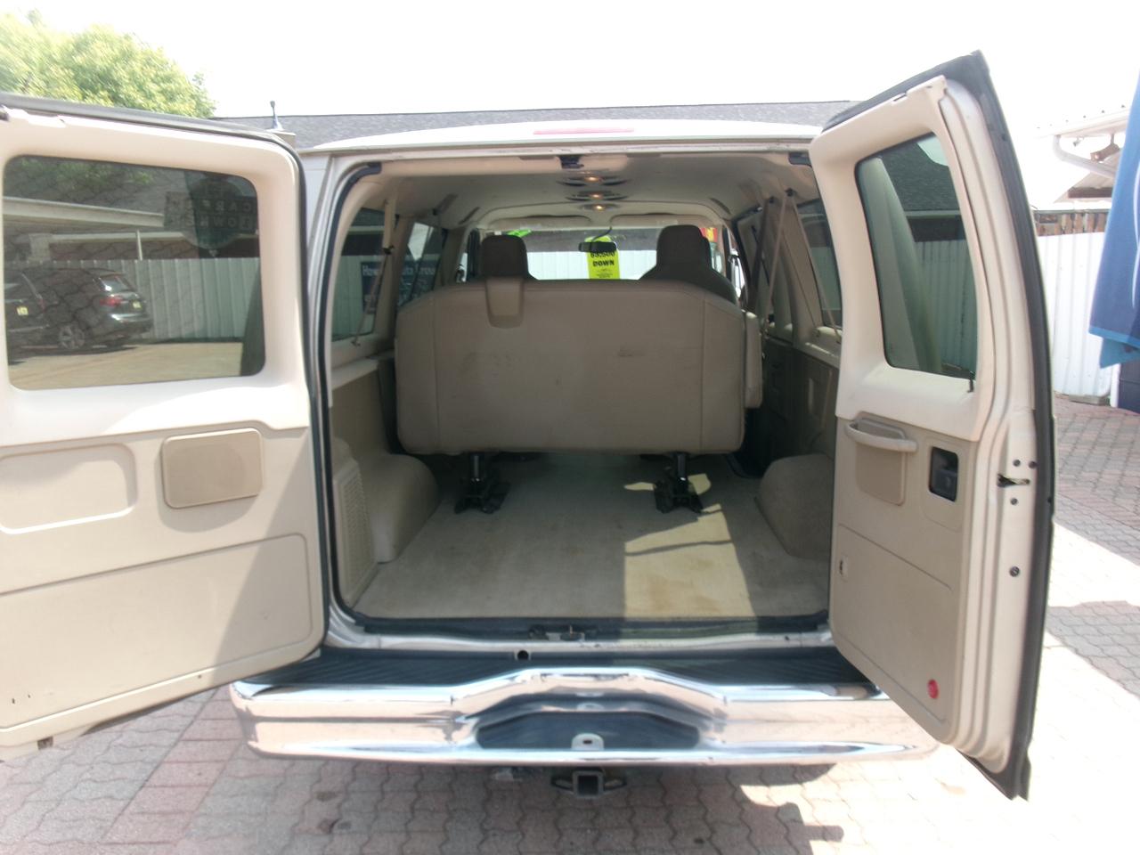 Ford Econoline E-150 XLT 2014