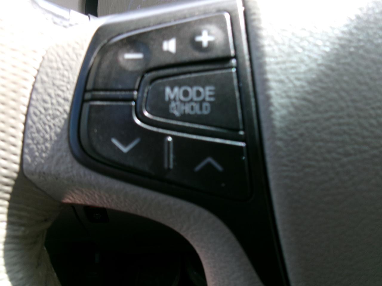 Toyota Sienna XLE 7-Passenger 2011
