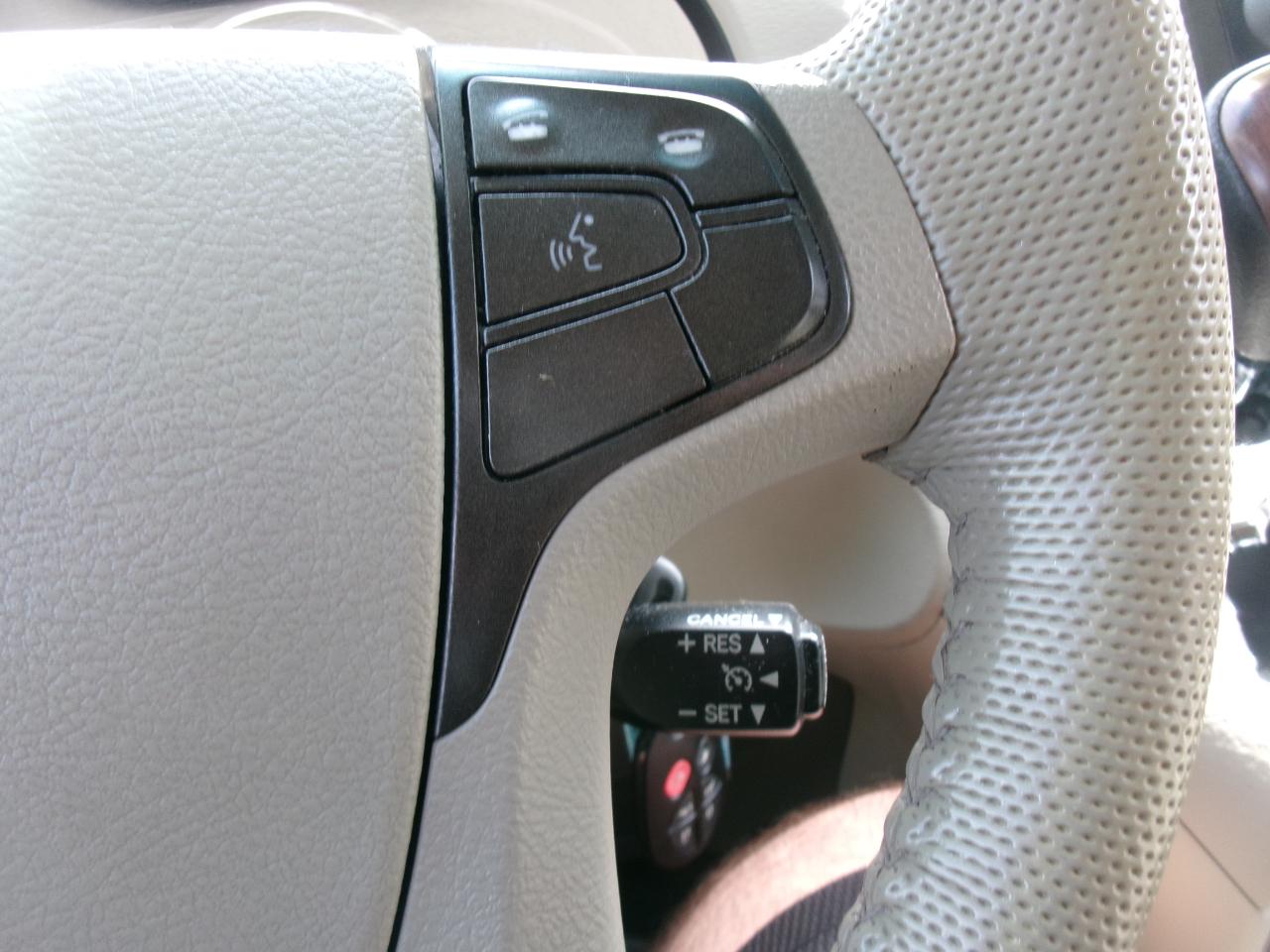 Toyota Sienna XLE 7-Passenger 2011