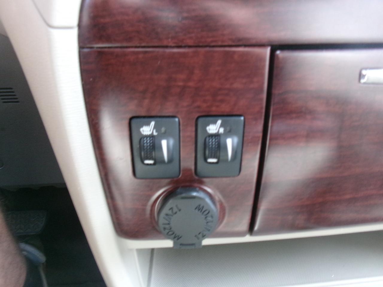 Toyota Sienna XLE 7-Passenger 2011