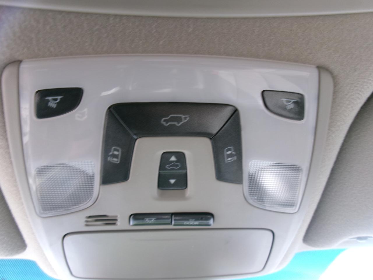 Toyota Sienna XLE 7-Passenger 2011