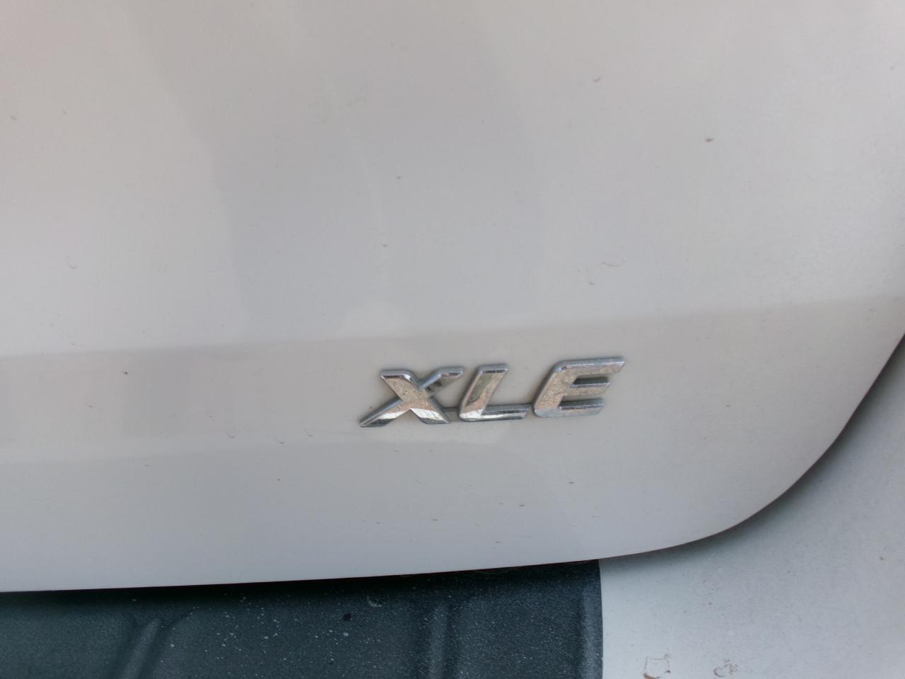 Toyota Sienna XLE 7-Passenger 2011