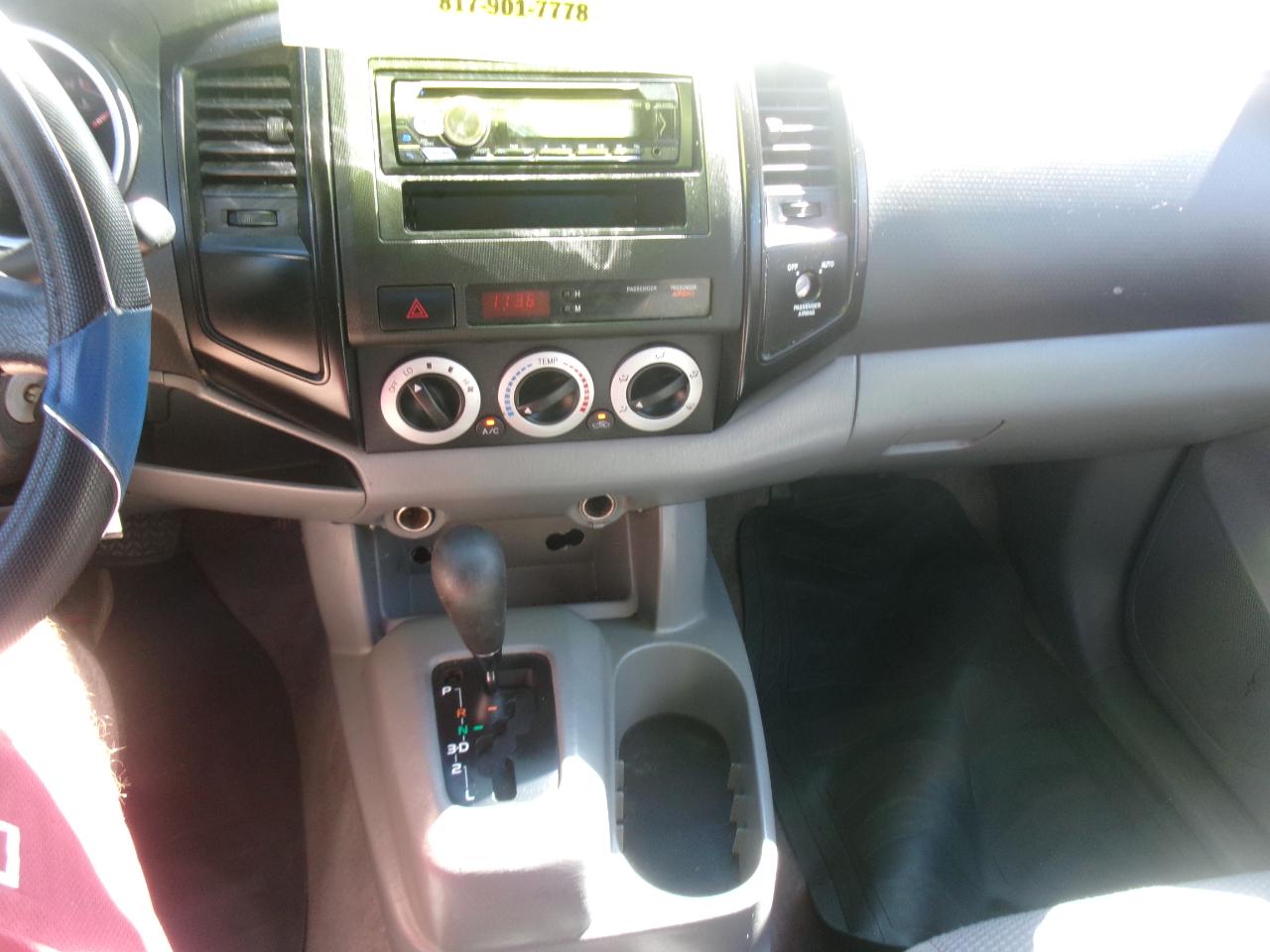 Toyota Tacoma Regular Cab 2WD 2006