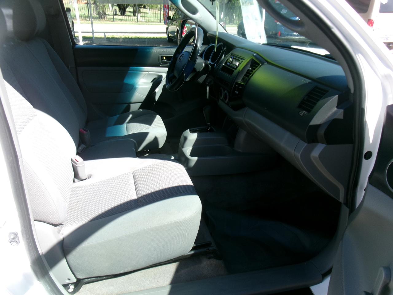 Toyota Tacoma Regular Cab 2WD 2006