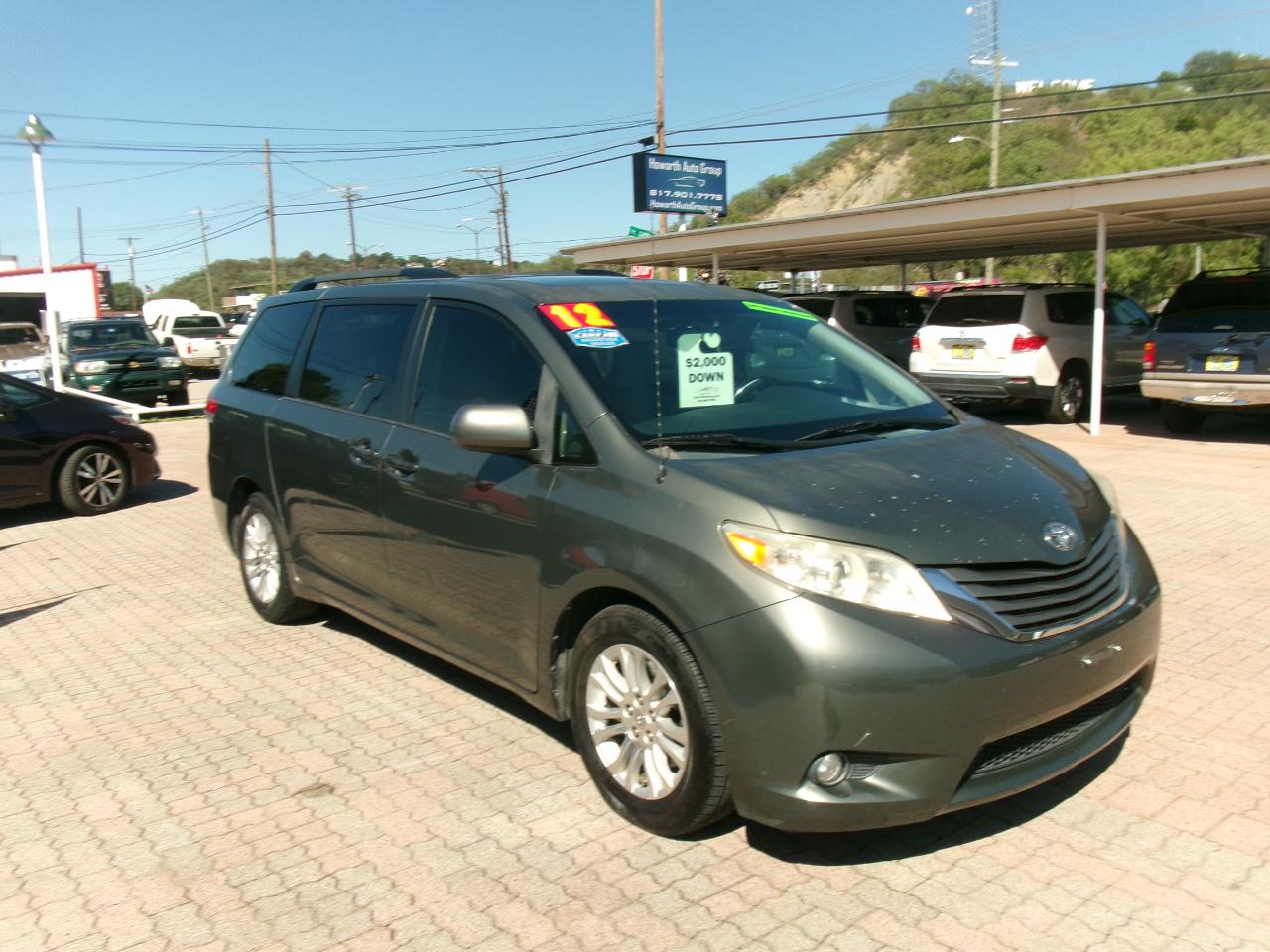Toyota Sienna XLE FWD 8-Passenger V6 2012