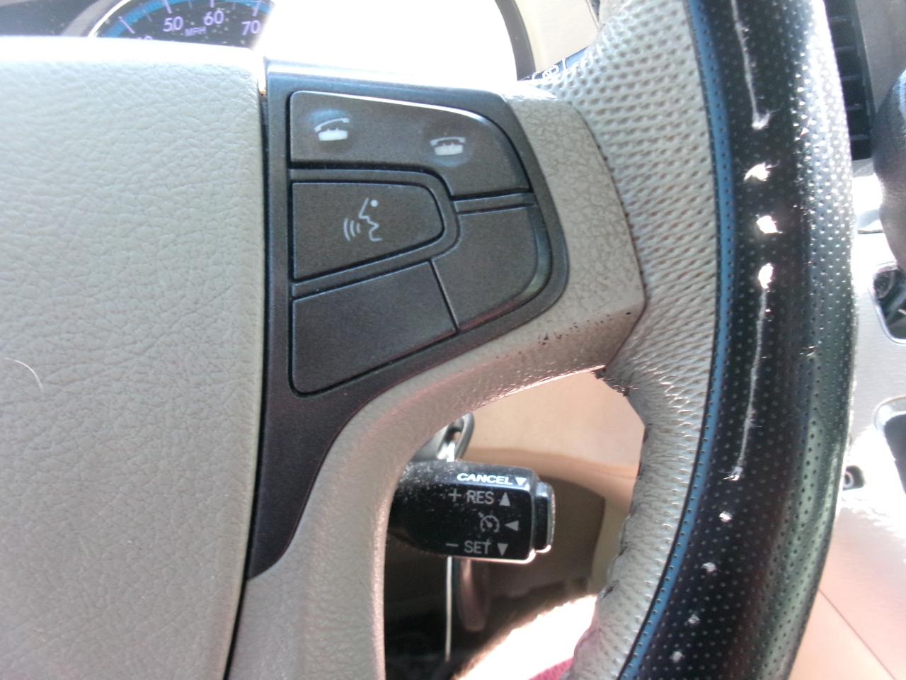 Toyota Sienna XLE FWD 8-Passenger V6 2012