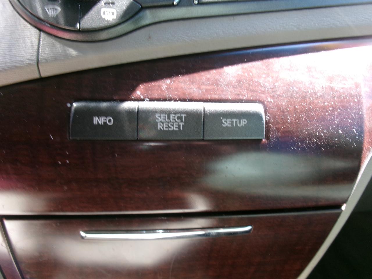 Toyota Sienna XLE FWD 8-Passenger V6 2012