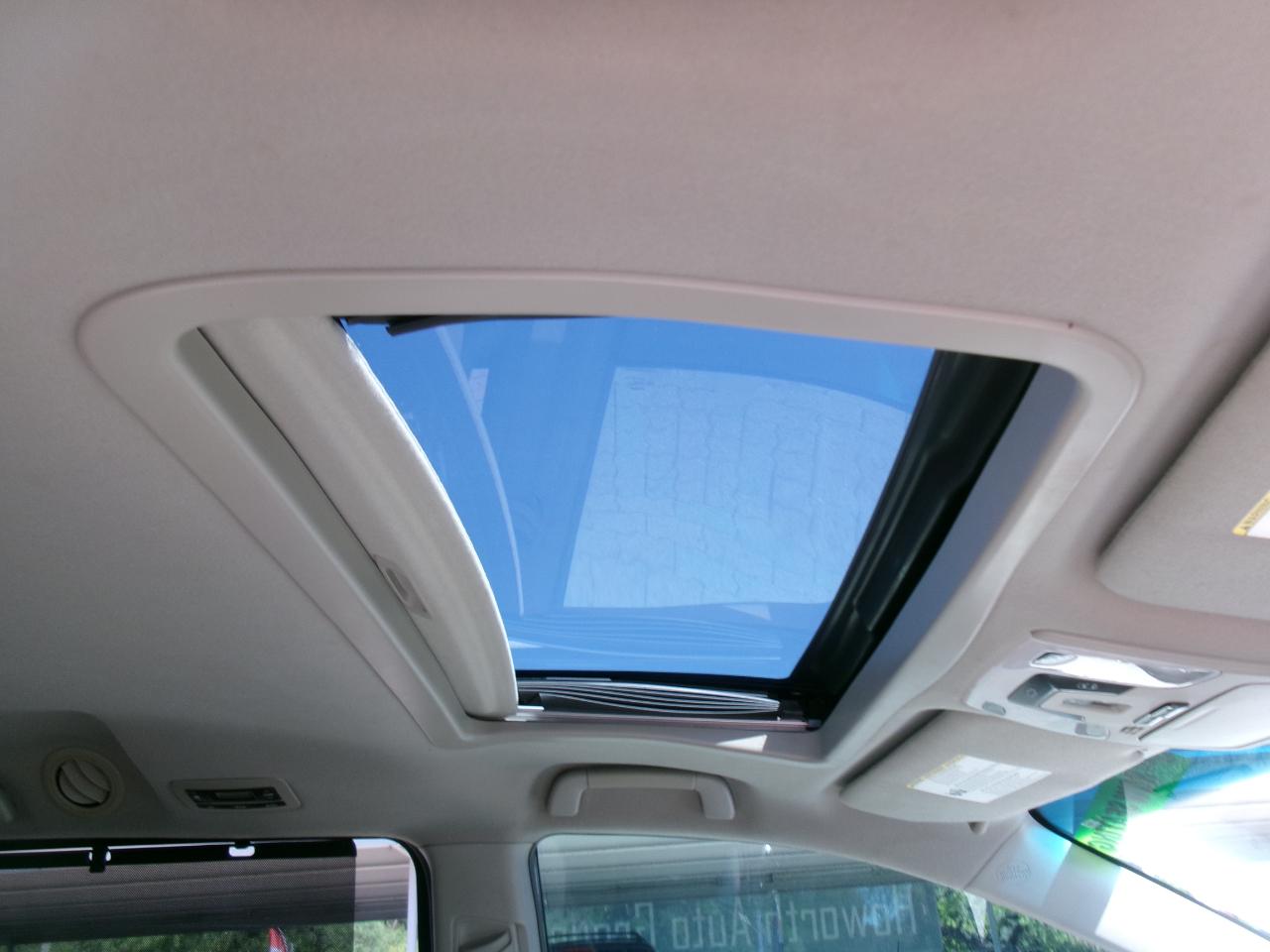 Toyota Sienna XLE FWD 8-Passenger V6 2012