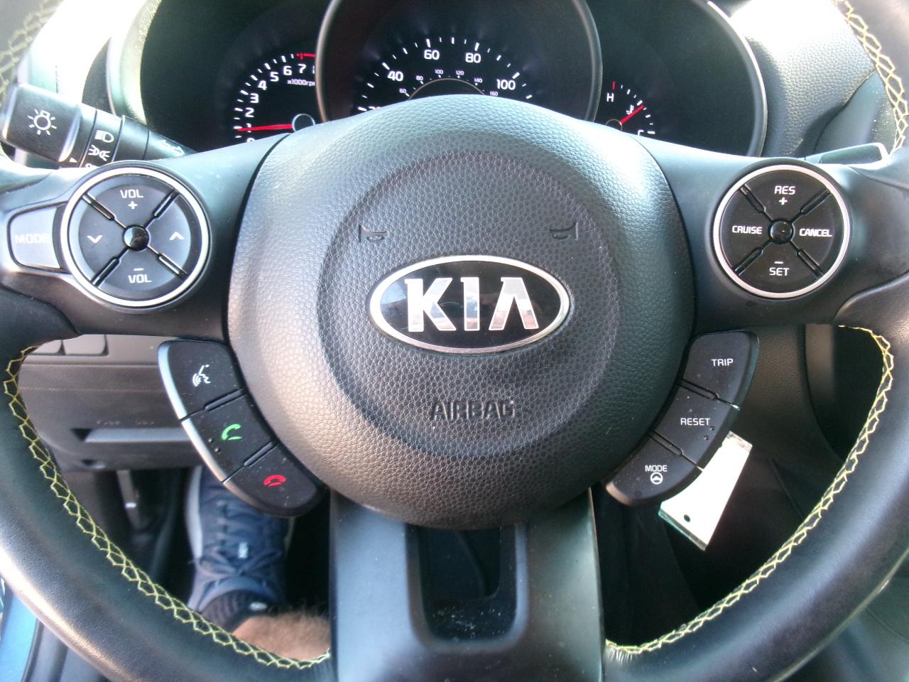 Kia Soul + w/Signature 2.0 Special Edition 2016