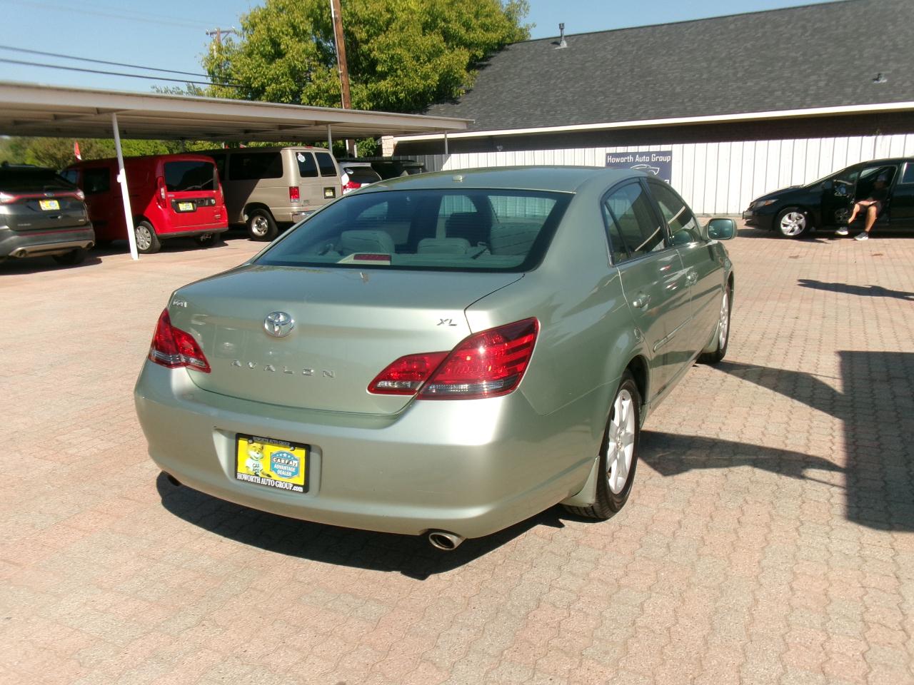 Toyota Avalon Limited 2009