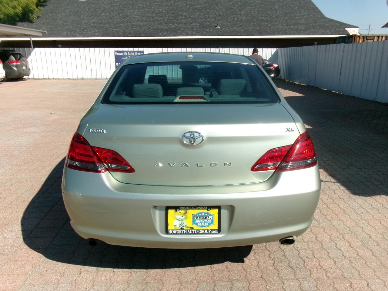 Toyota Avalon Limited 2009