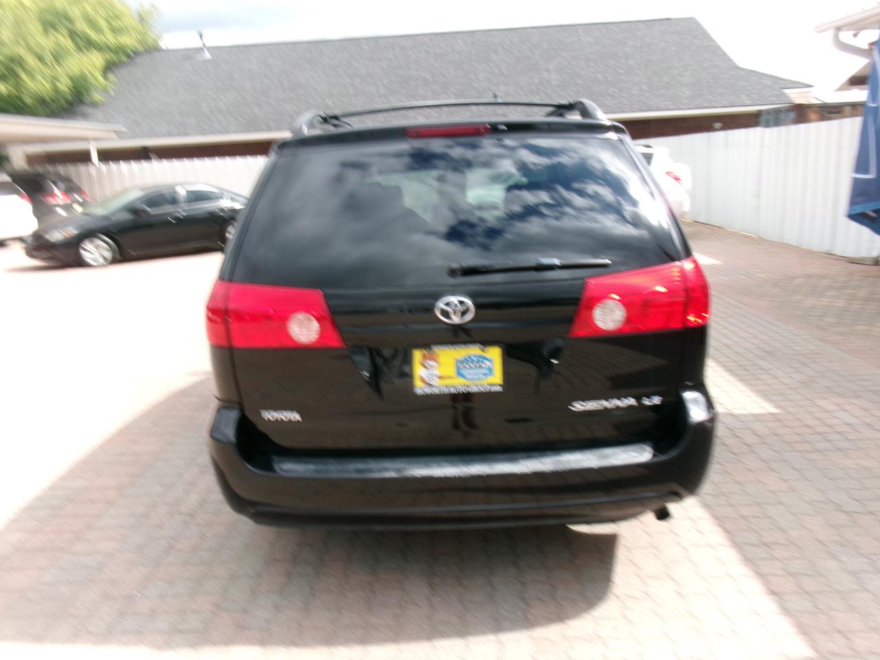 Toyota Sienna LE FWD 8-Passenger Seating 2008