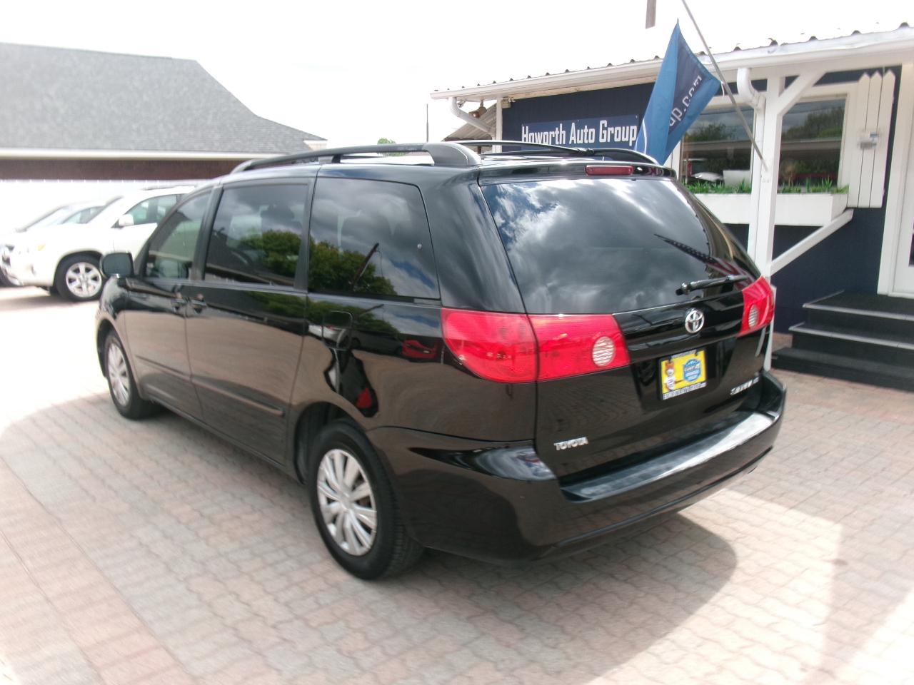 Toyota Sienna LE FWD 8-Passenger Seating 2008