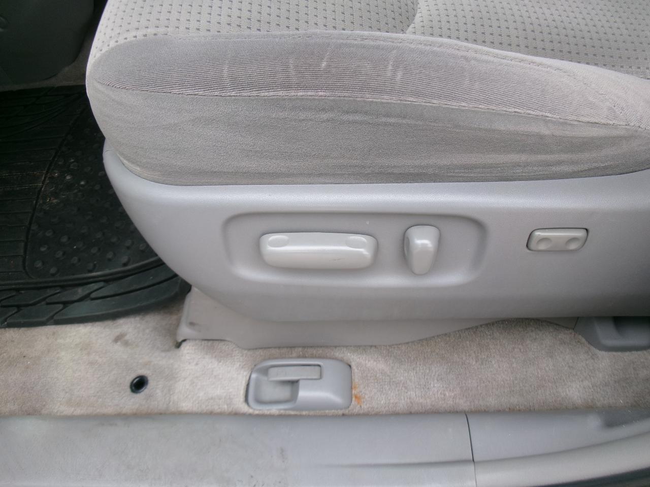 Toyota Sienna LE FWD 8-Passenger Seating 2008