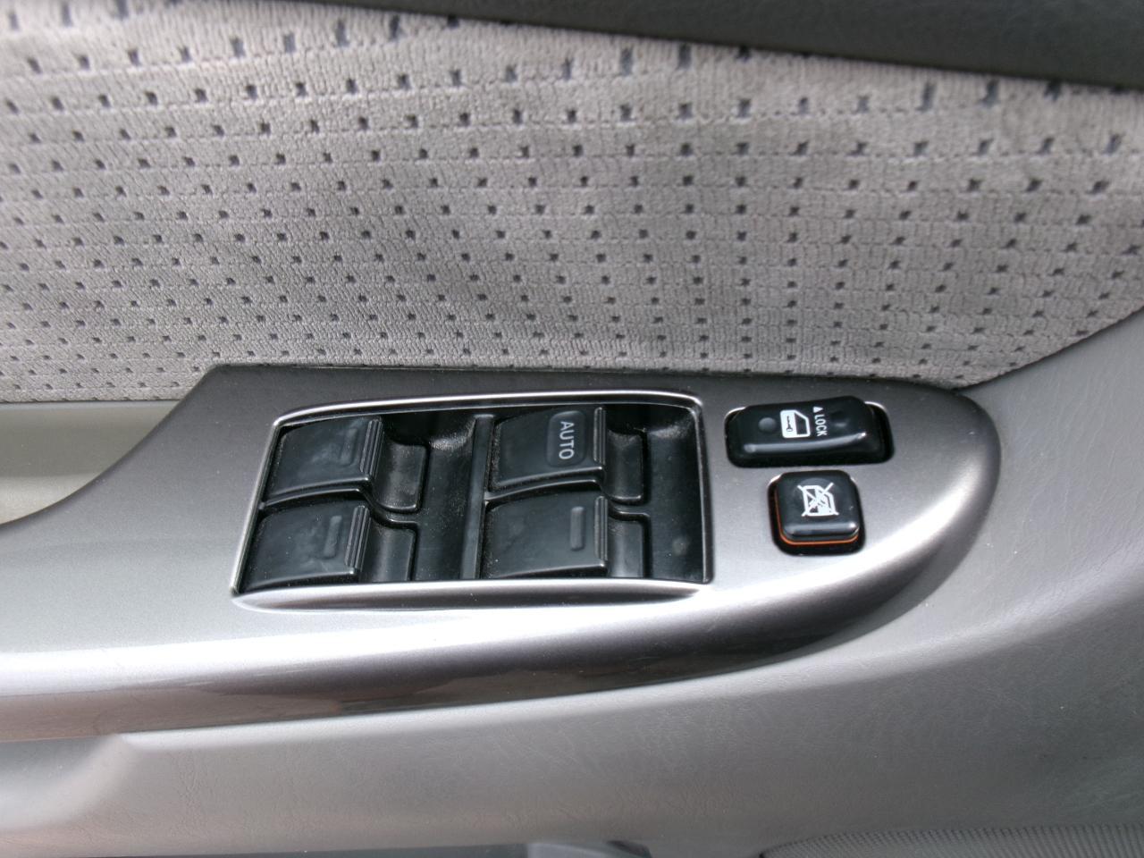 Toyota Sienna LE FWD 8-Passenger Seating 2008