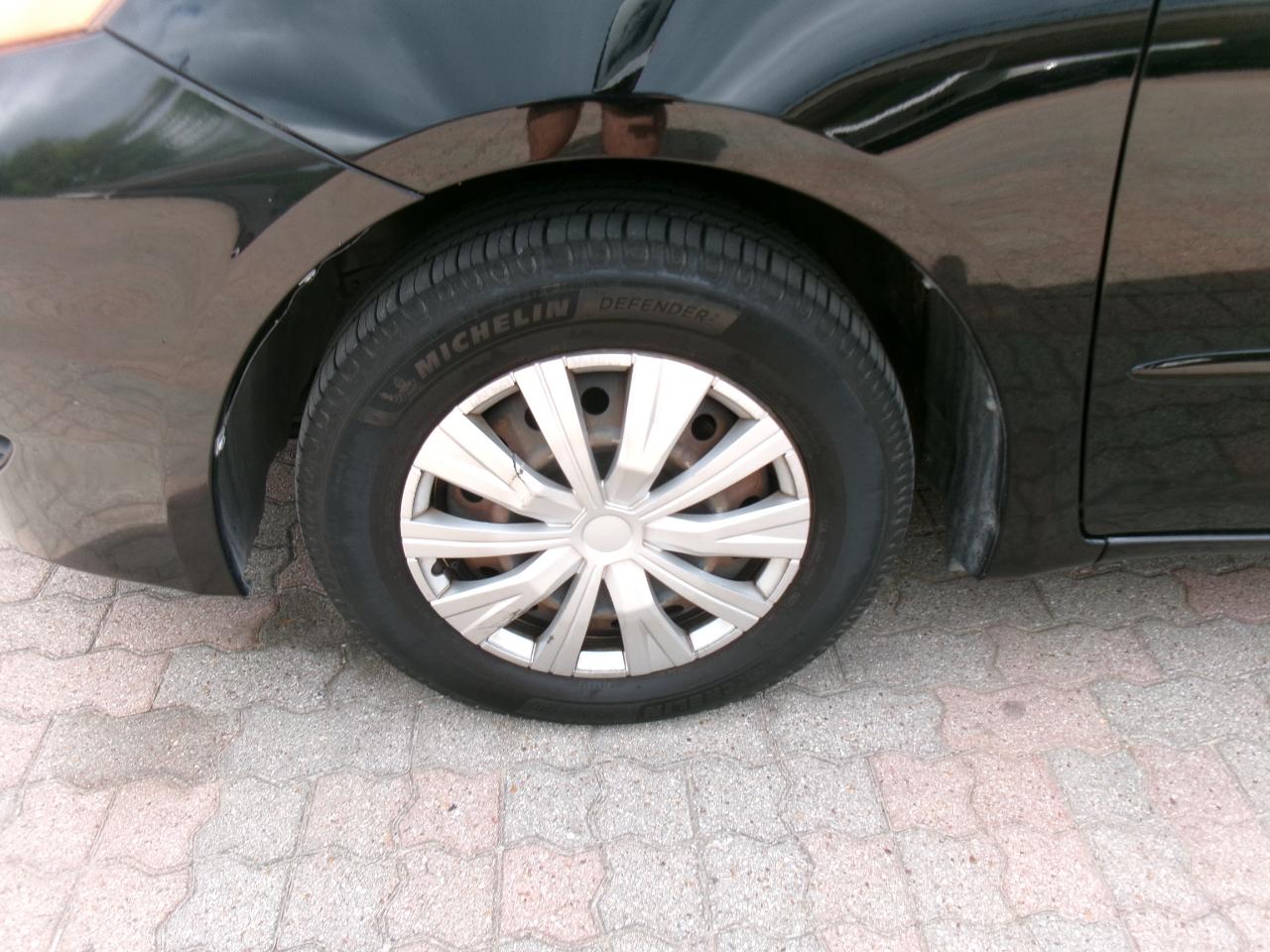 Toyota Sienna LE FWD 8-Passenger Seating 2008