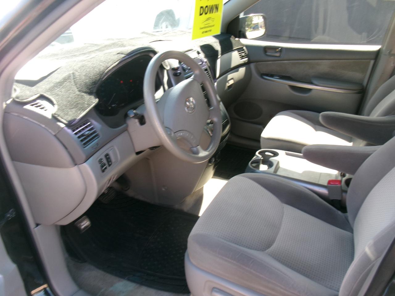 Toyota Sienna LE FWD 8-Passenger Seating 2008