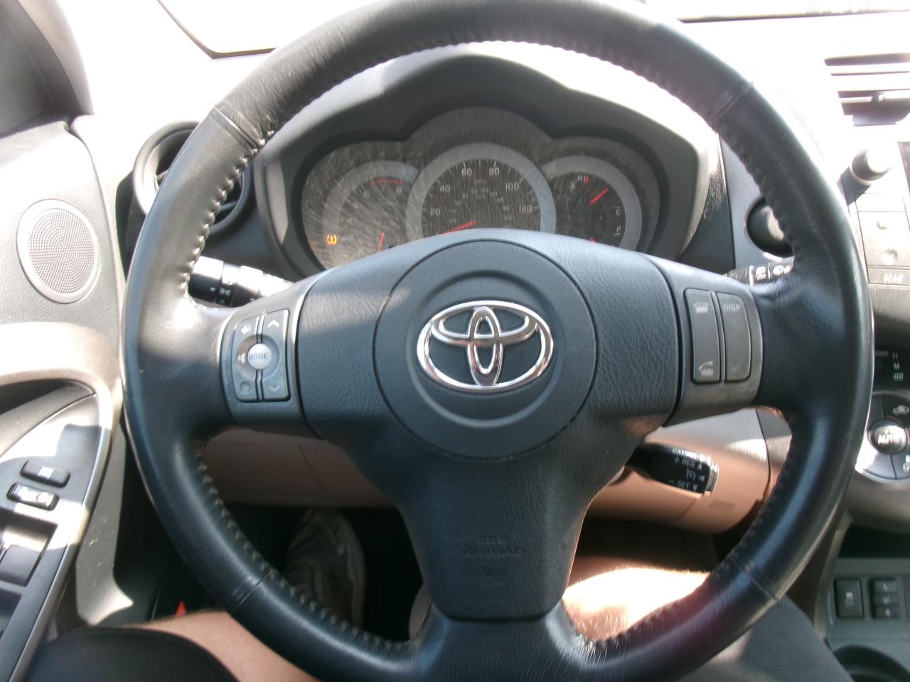 Toyota RAV4 Limited I4 2WD 2010