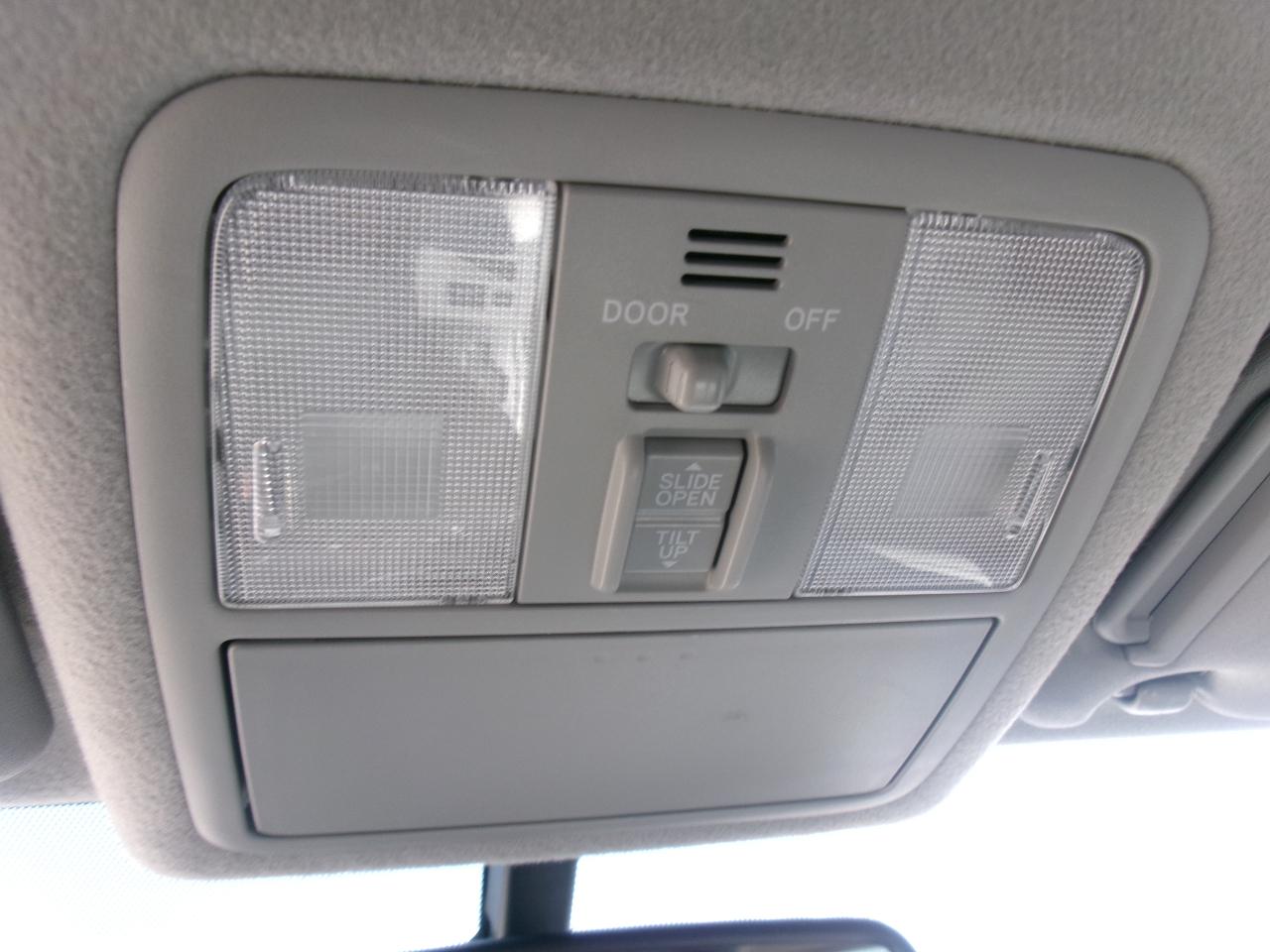 Toyota RAV4 Limited I4 2WD 2010