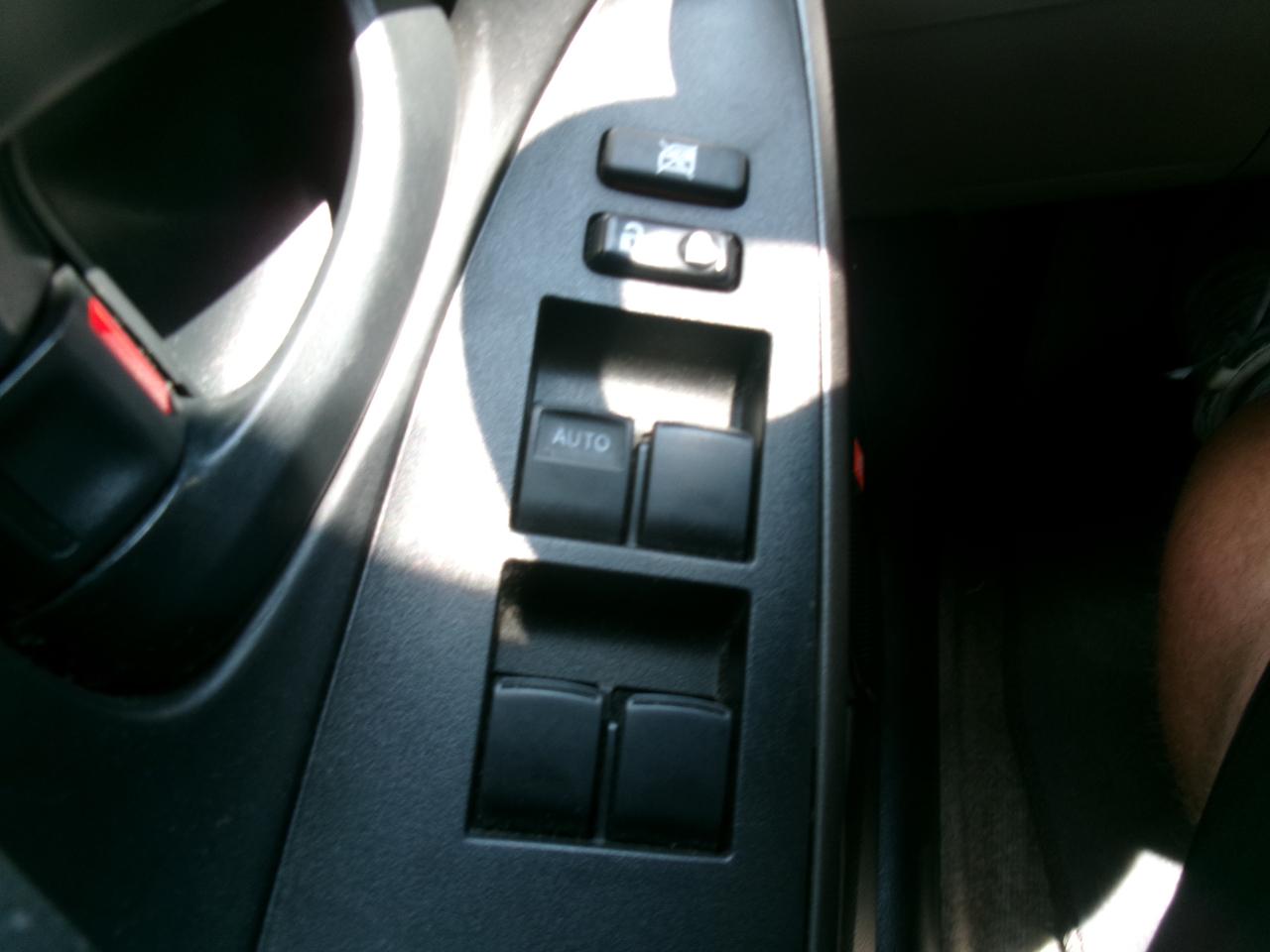 Toyota RAV4 Limited I4 2WD 2010