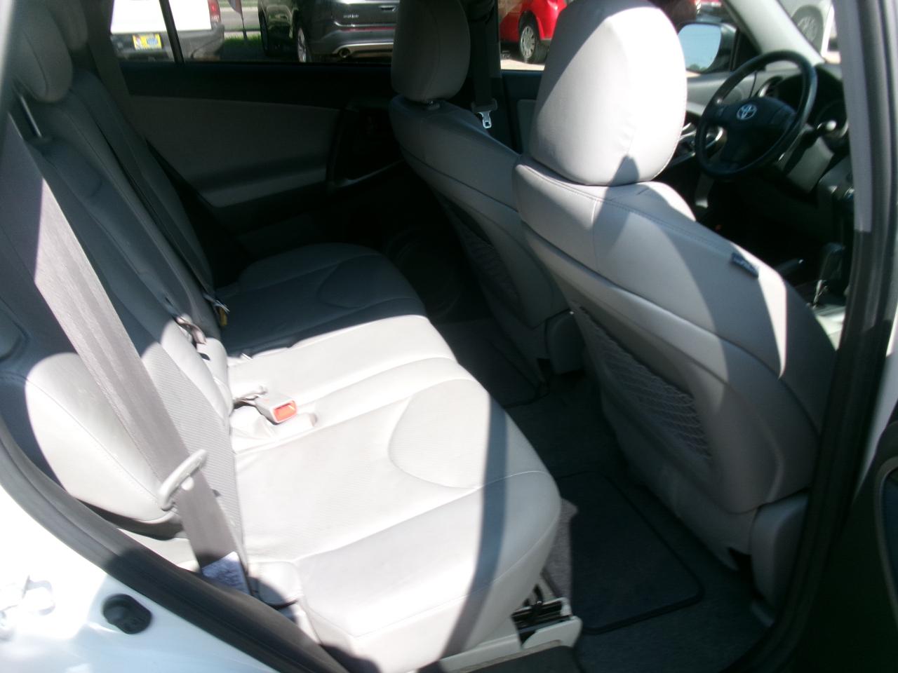 Toyota RAV4 Limited I4 2WD 2010
