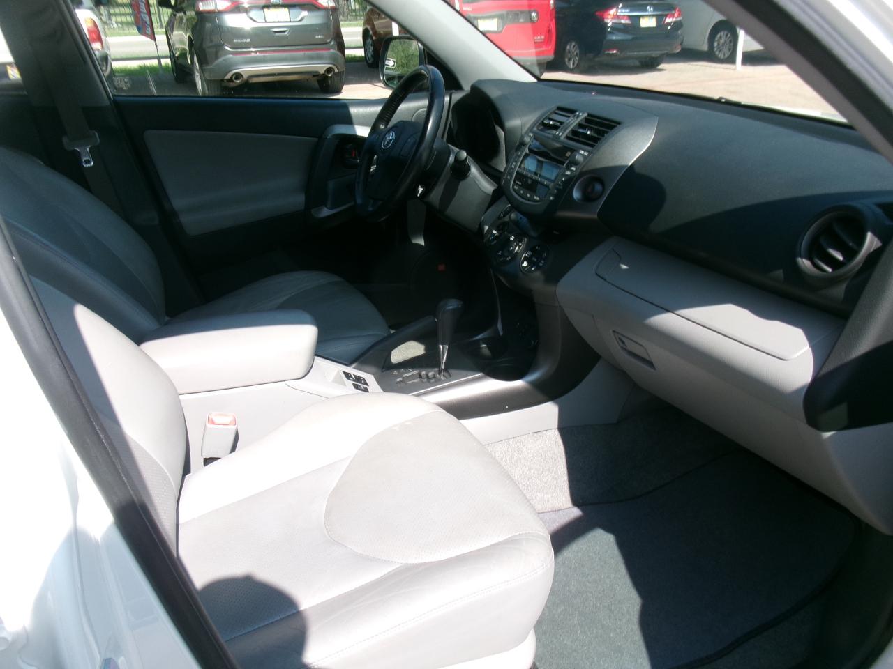Toyota RAV4 Limited I4 2WD 2010