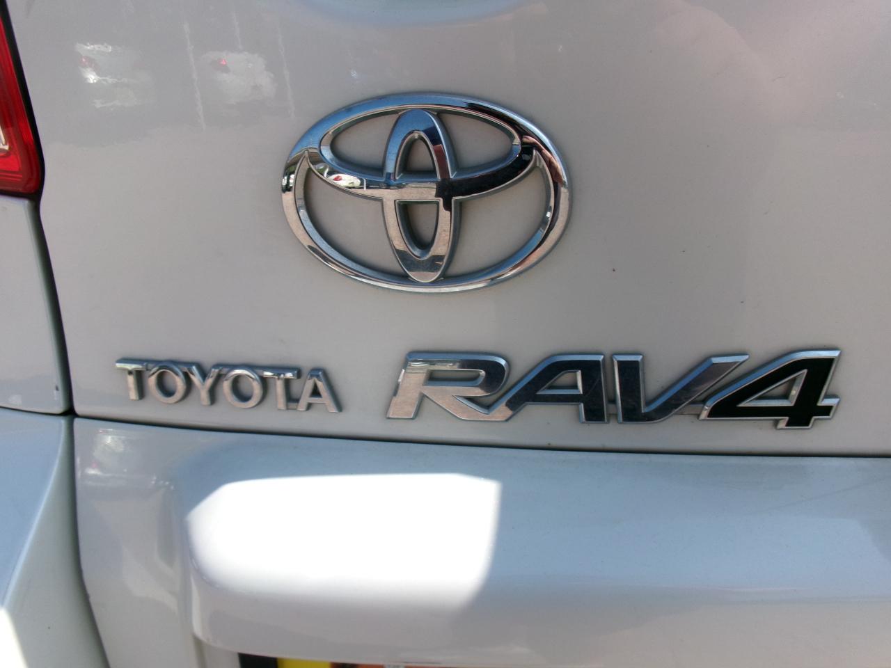 Toyota RAV4 Limited I4 2WD 2010