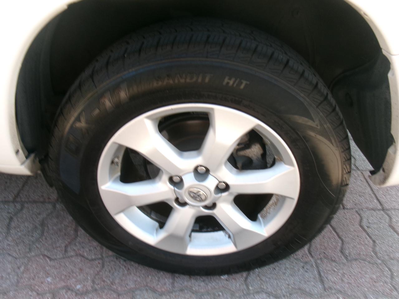 Toyota RAV4 Limited I4 2WD 2010