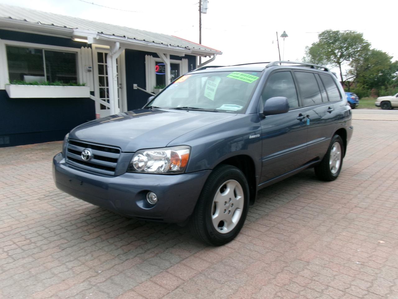 Toyota Highlander V6 2WD with 3rd-Row Seat 2005