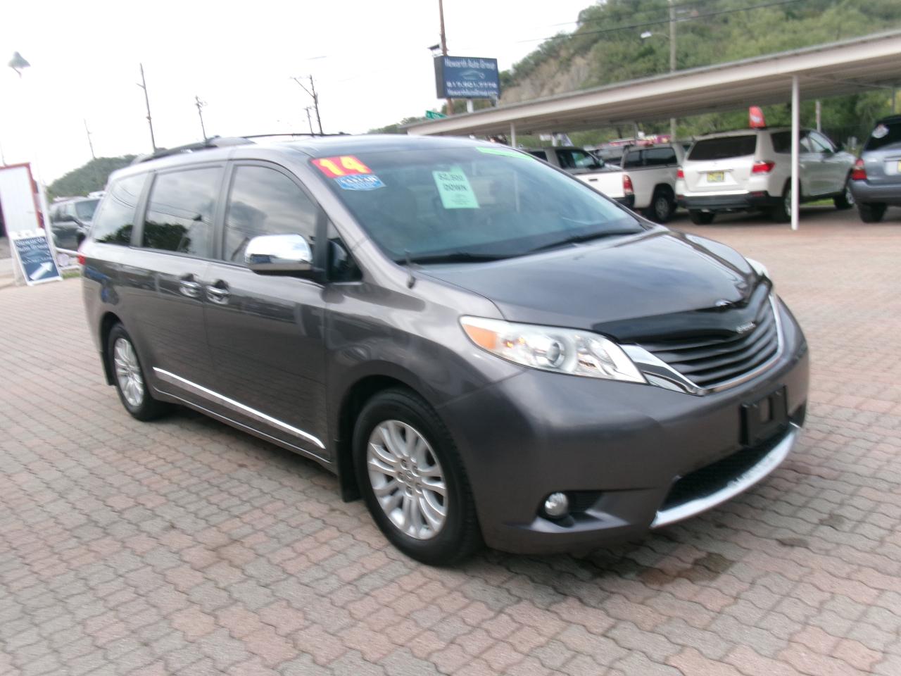 Toyota Sienna XLE FWD 8-Passenger V6 2014