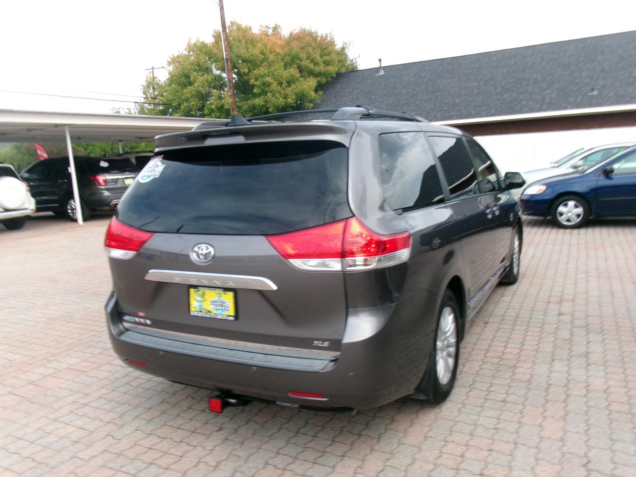 Toyota Sienna XLE FWD 8-Passenger V6 2014