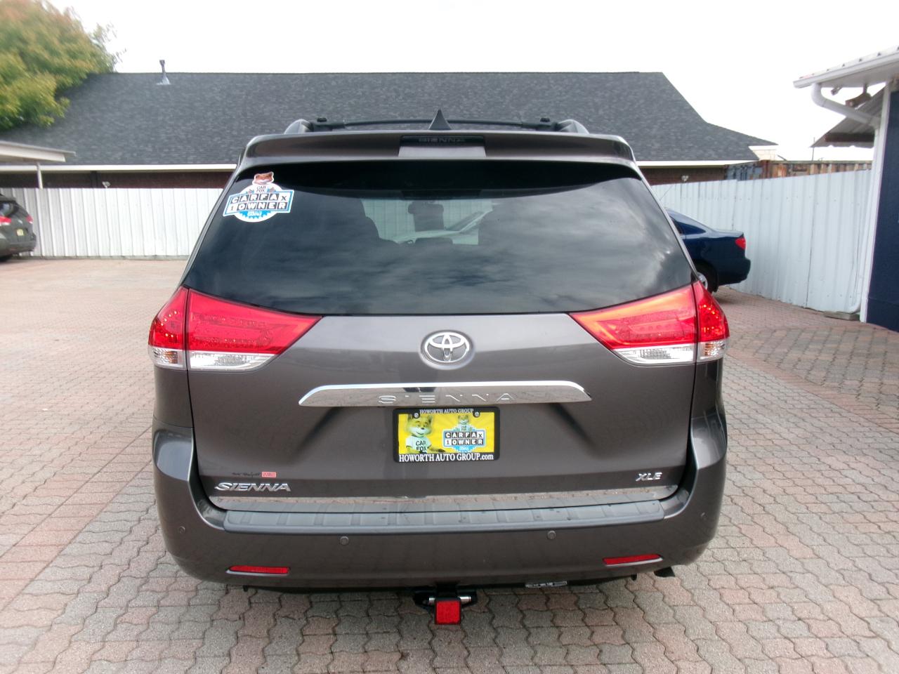 Toyota Sienna XLE FWD 8-Passenger V6 2014