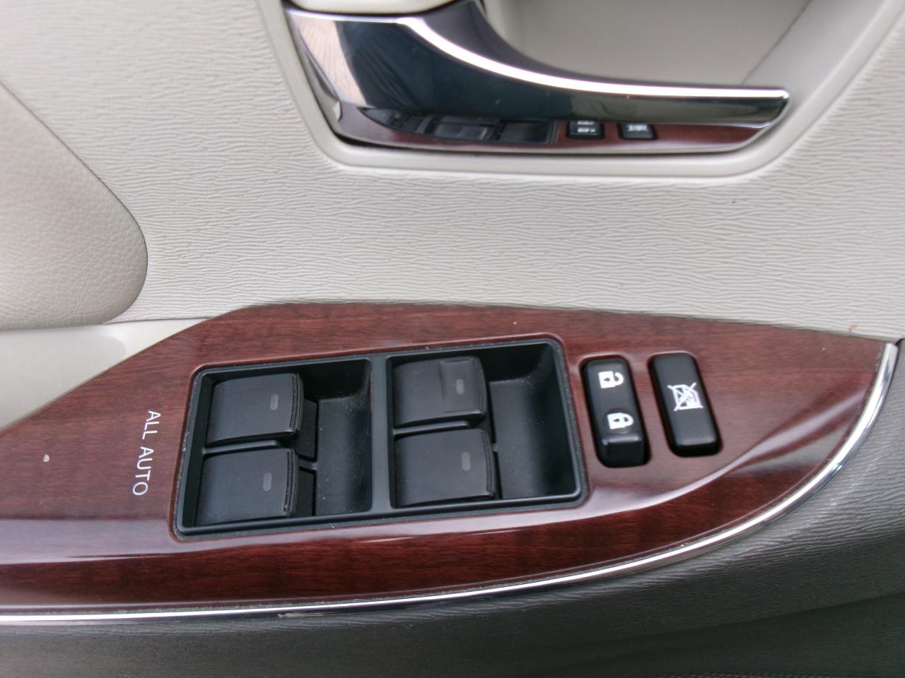 Toyota Sienna XLE FWD 8-Passenger V6 2014