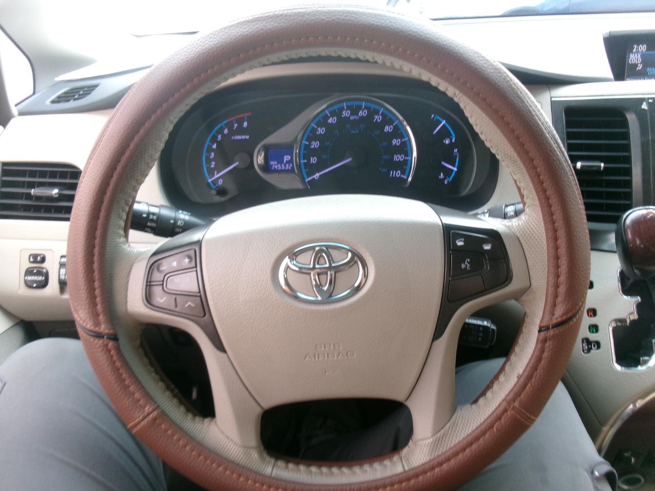Toyota Sienna XLE FWD 8-Passenger V6 2014