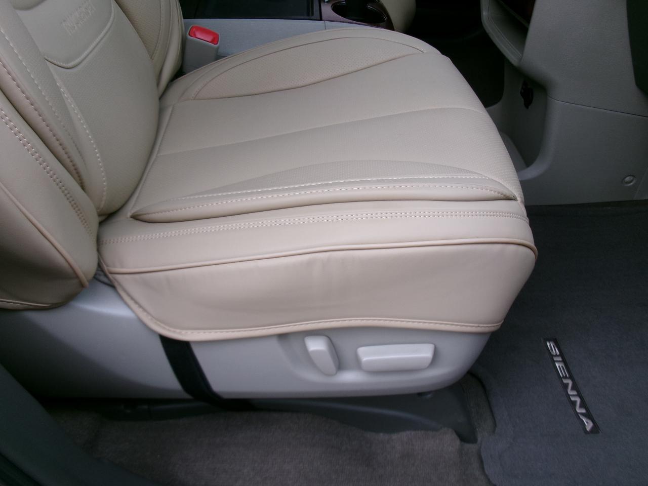 Toyota Sienna XLE FWD 8-Passenger V6 2014