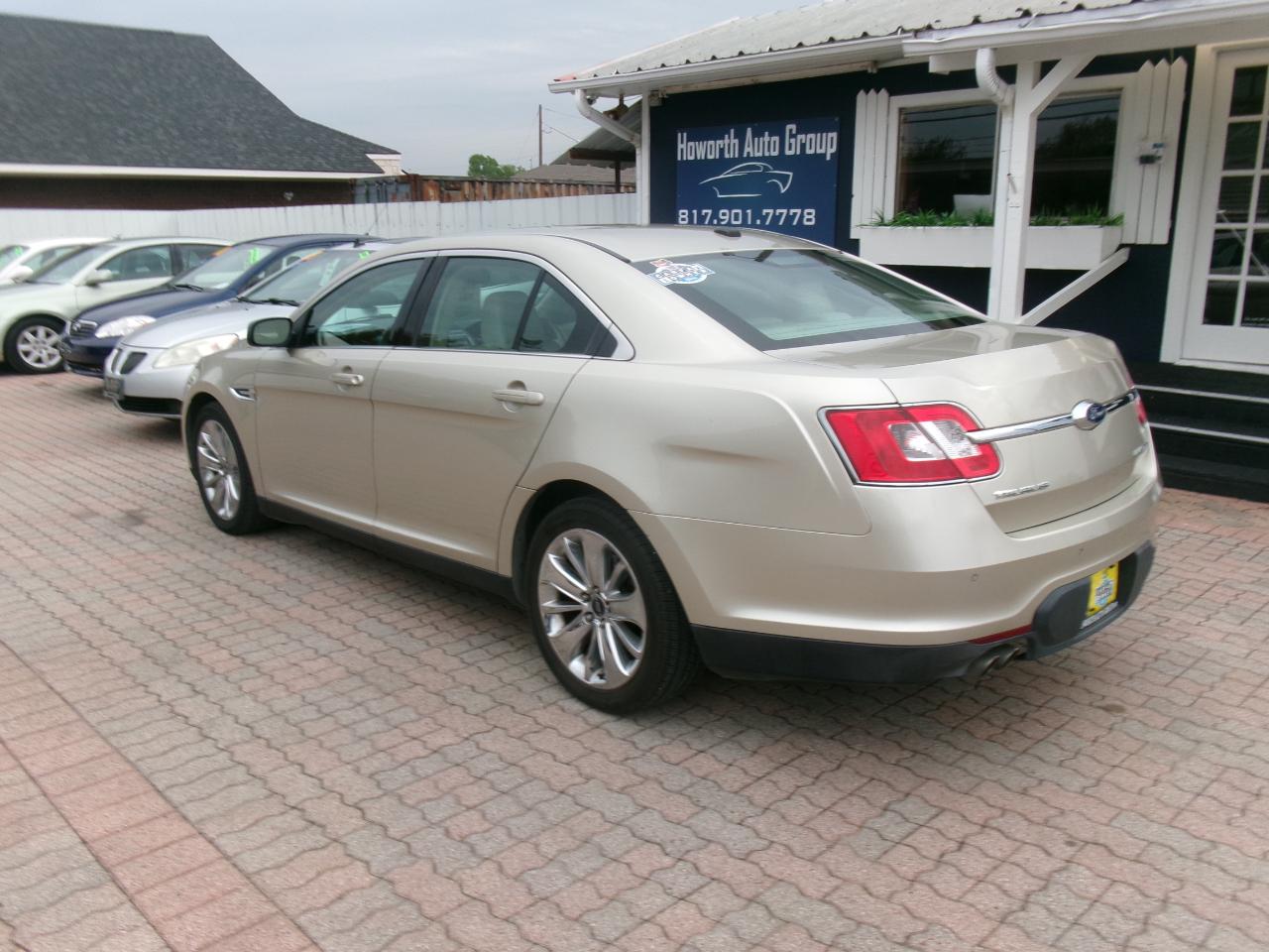 Ford Taurus Limited FWD 2011
