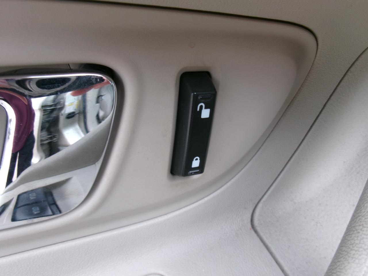 Ford Taurus Limited FWD 2011