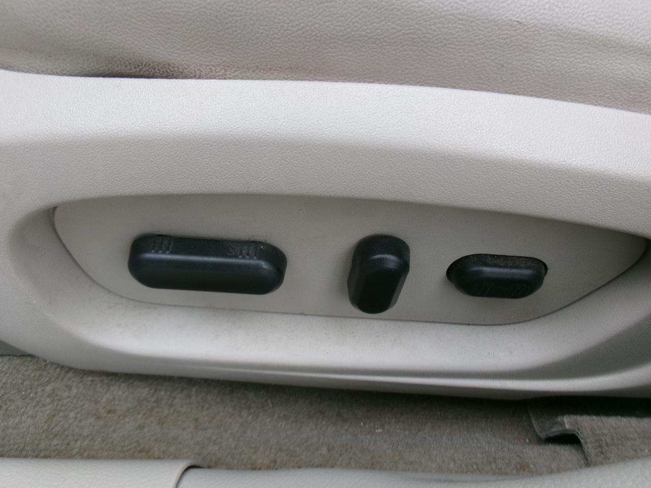 Ford Taurus Limited FWD 2011